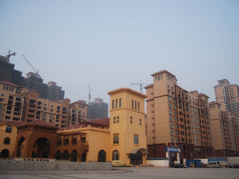 華強城一期二標段工程（2010年省文明工地、省“結(jié)構(gòu)中州杯”工程）